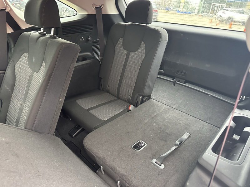 Used 2023 Kia Sorento LX image 12