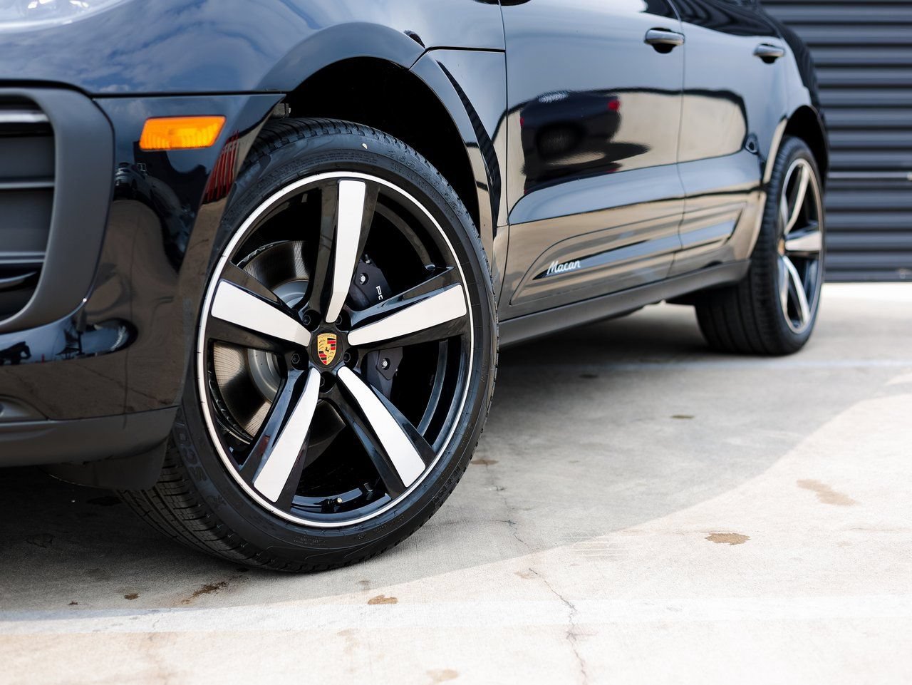Certified 2026 Porsche Macan AWD/4WD image 12