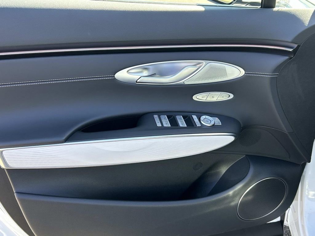 New 2026 Genesis GV70 2.5T Advanced image 16