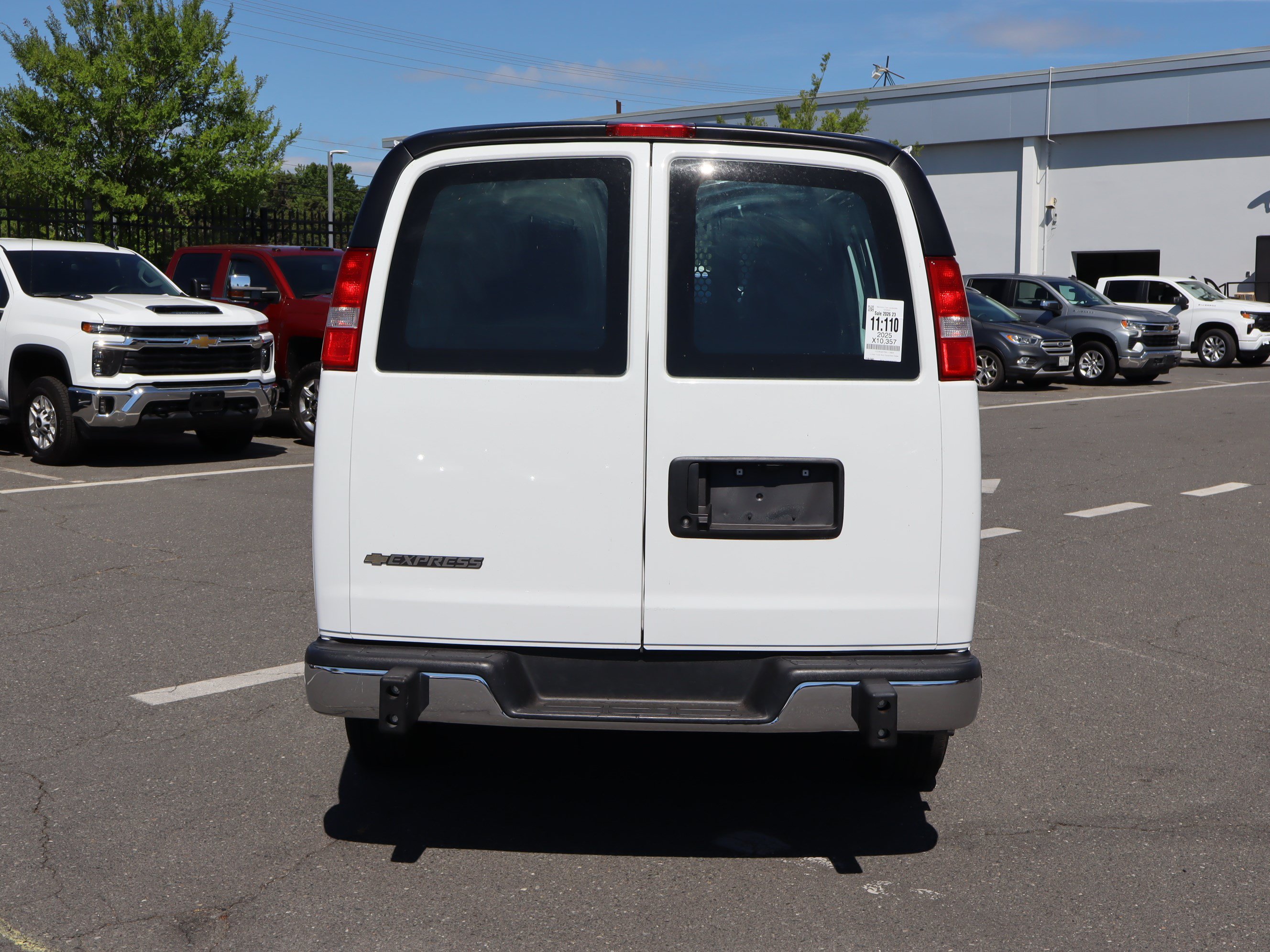 Used 2025 Chevrolet Express 2500 w/ Driver Convenience Package RWD image 9