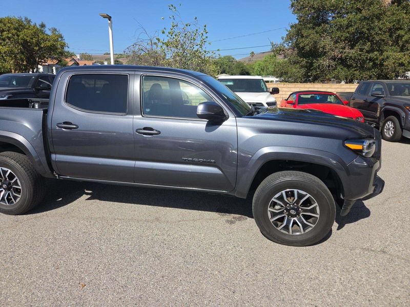 Used 2023 Toyota Tacoma TRD Sport w/ TRD Premium Sport Package AWD/4WD image 8