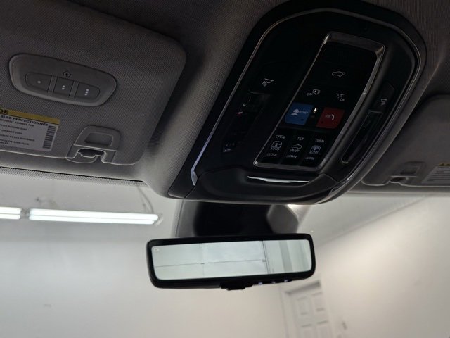 Used 2021 Jeep Grand Cherokee L Limited w/ Luxury Tech Group II image 28