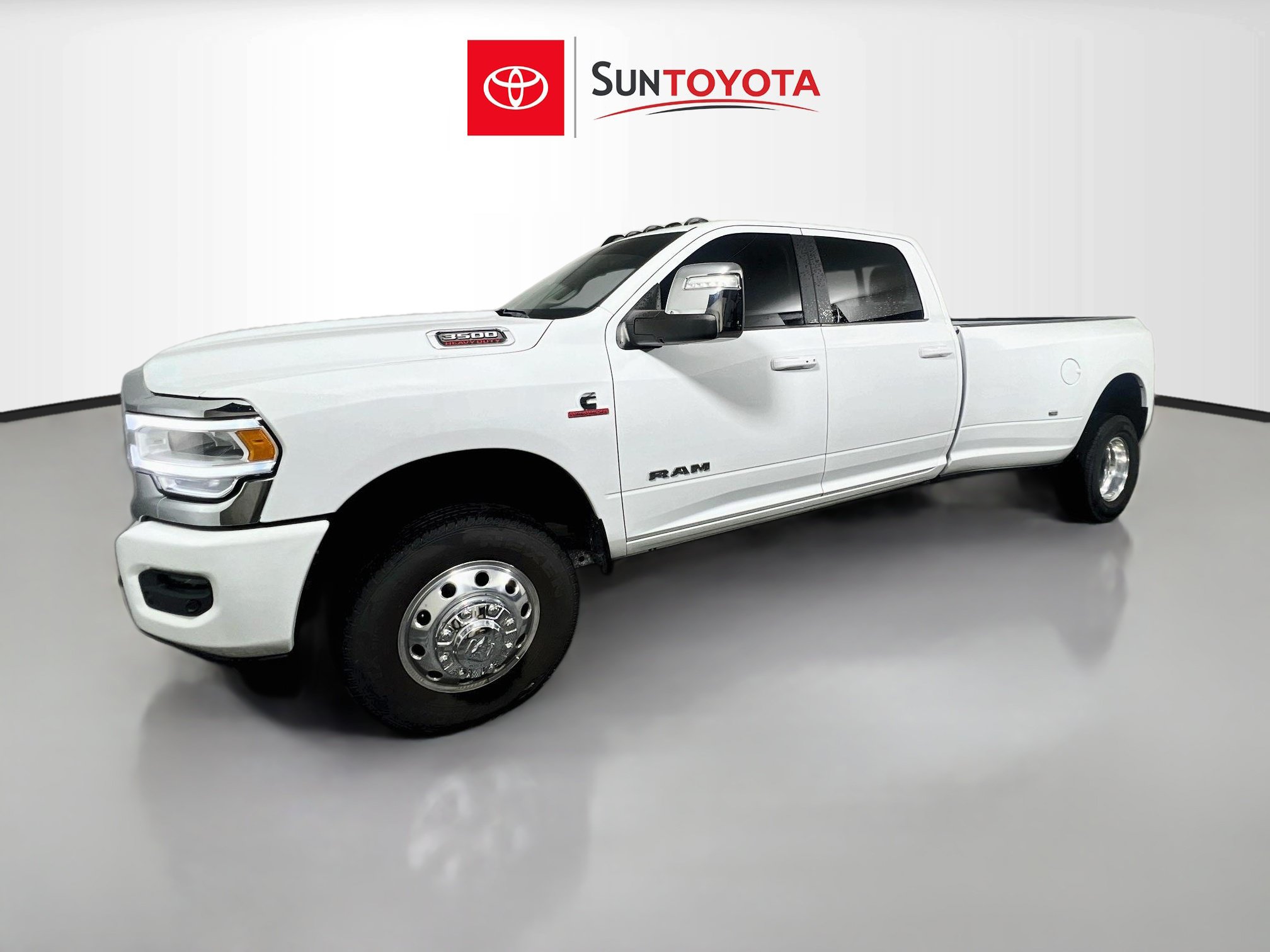 Used 2023 RAM 3500 Laramie AWD/4WD image 9