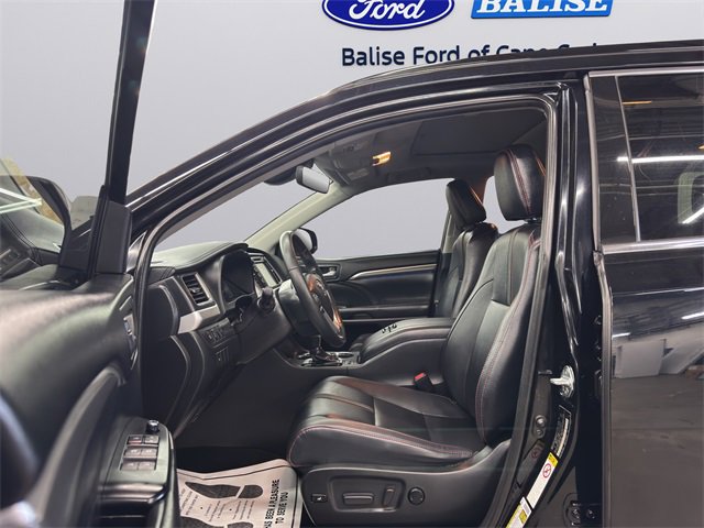 Used 2019 Toyota Highlander SE image 9