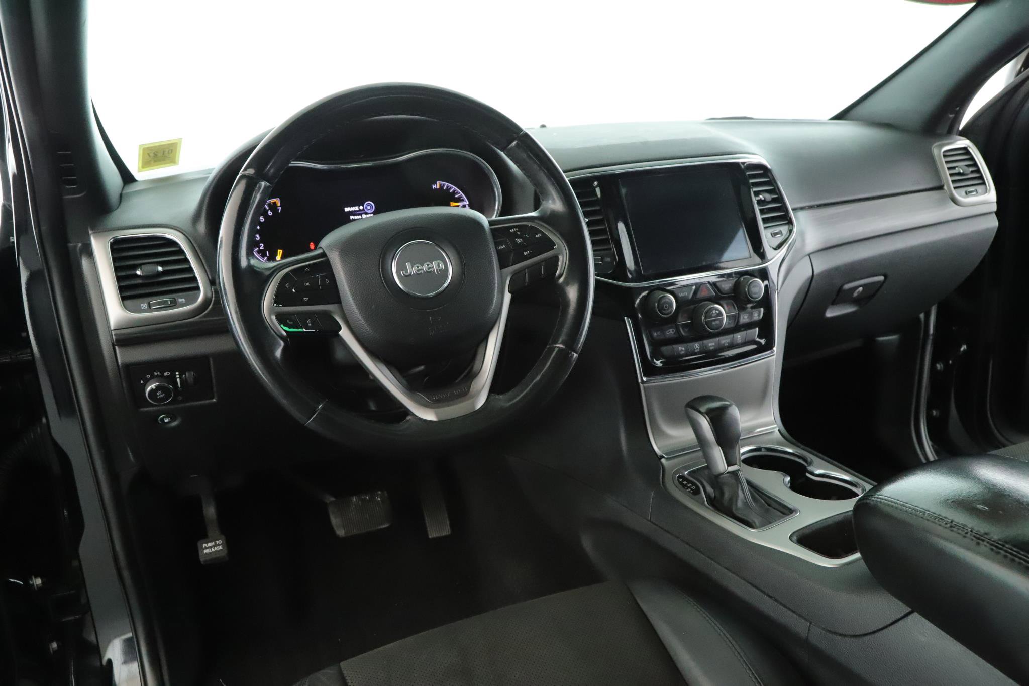 Used 2019 Jeep Grand Cherokee Altitude AWD/4WD image 2