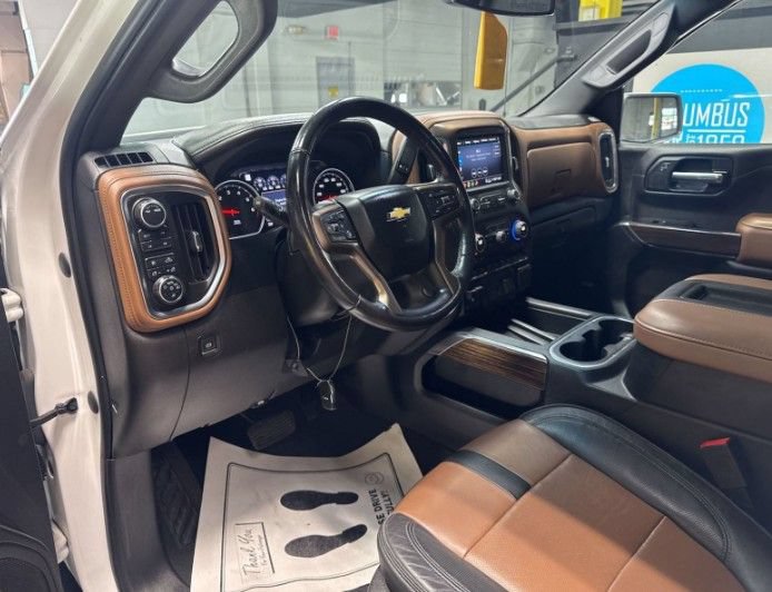Used 2022 Chevrolet Silverado 1500 High Country w/ Safety Package II AWD/4WD image 4