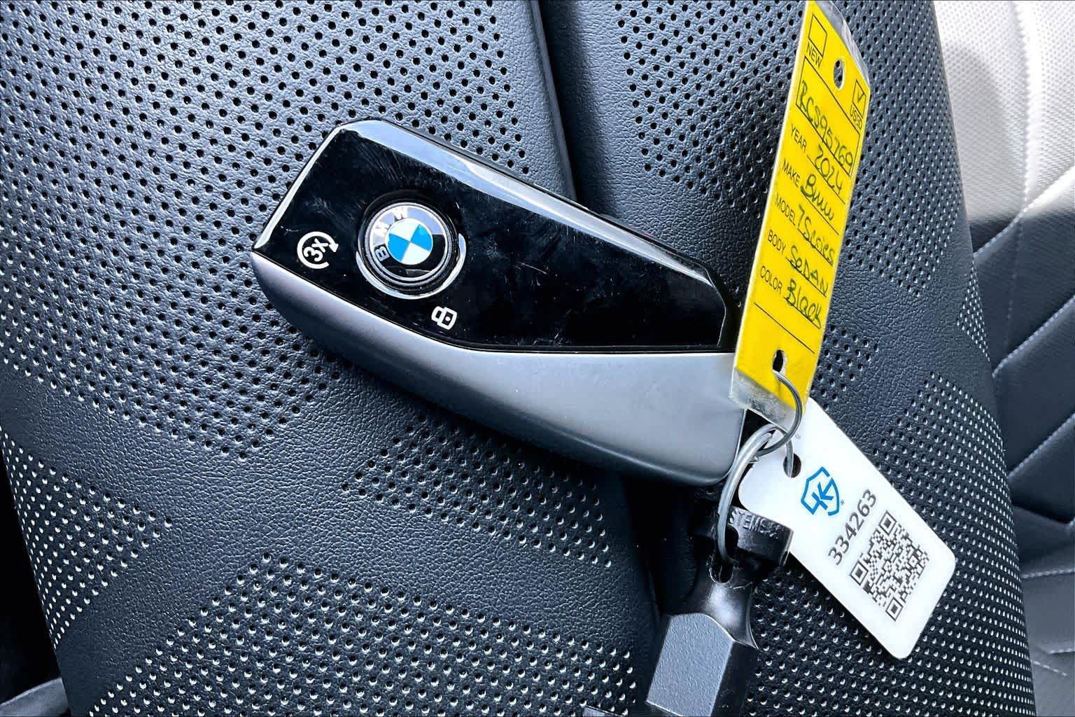 Used 2024 BMW 760i xDrive AWD/4WD image 14