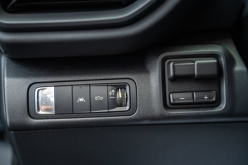 Used 2026 Chevrolet Silverado EV LT AWD/4WD image 38