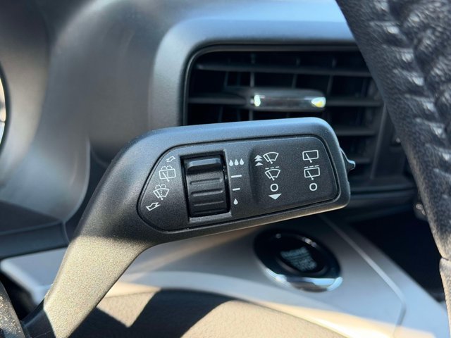 Used 2023 Ford Explorer XLT AWD/4WD image 34