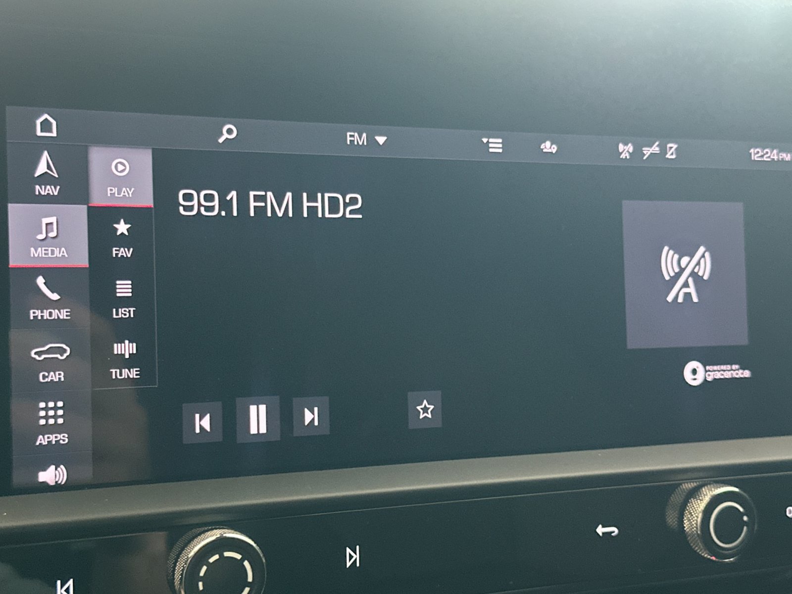 Certified 2023 Porsche Macan AWD/4WD image 17