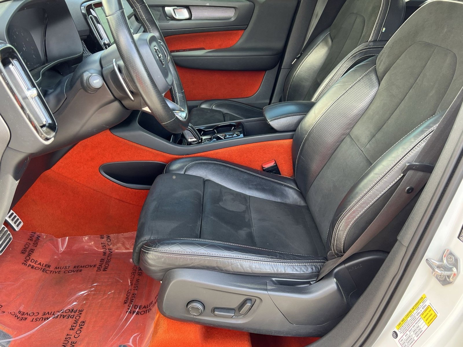 Used 2020 Volvo XC40 T4 R-Design w/ Protection Package Premier image 14