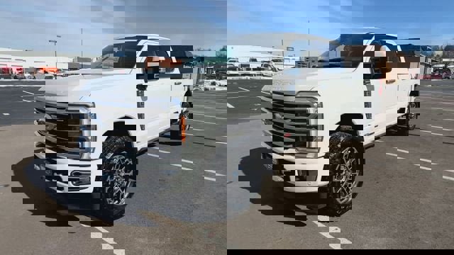 Used 2023 Ford F250 Limited image 4