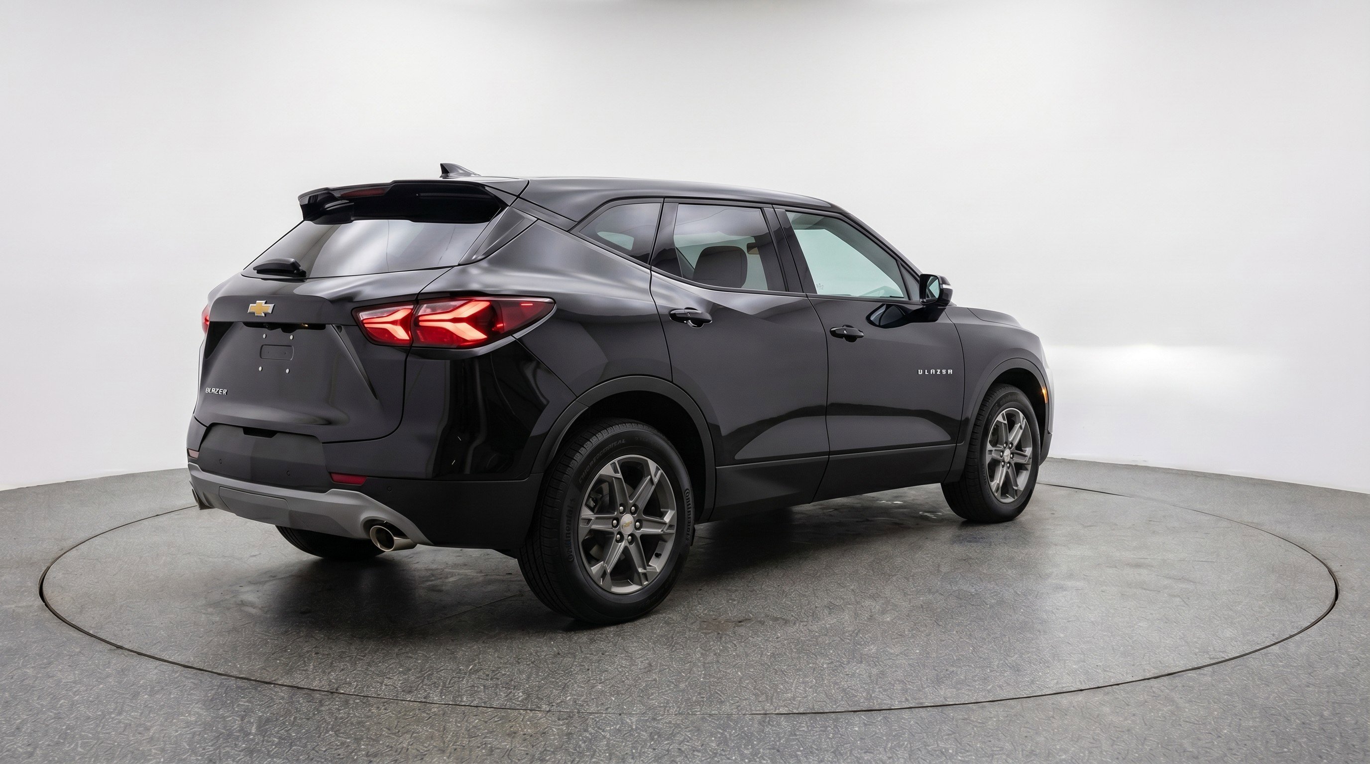 Used 2025 Chevrolet Blazer LT FWD image 9