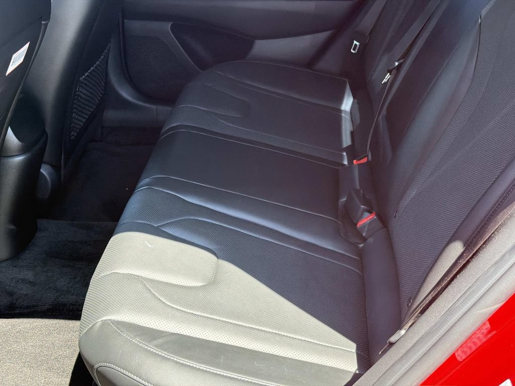 Used 2022 Hyundai Elantra Limited FWD image 18
