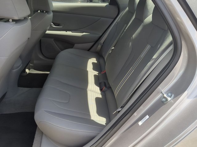 Used 2023 Hyundai Elantra SEL w/ Convenience Package FWD image 18