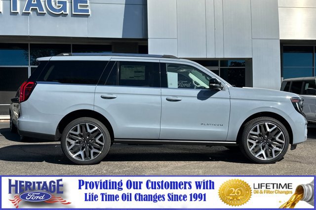 New 2026 Ford Expedition Platinum image 3