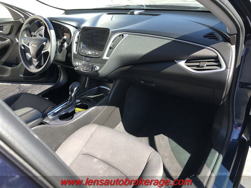 Used 2022 Chevrolet Malibu LT FWD image 22