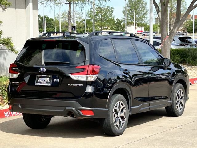Used 2022 Subaru Forester Premium image 4
