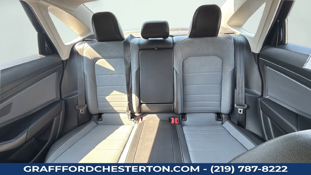 Used 2025 Volkswagen Jetta SE FWD image 25