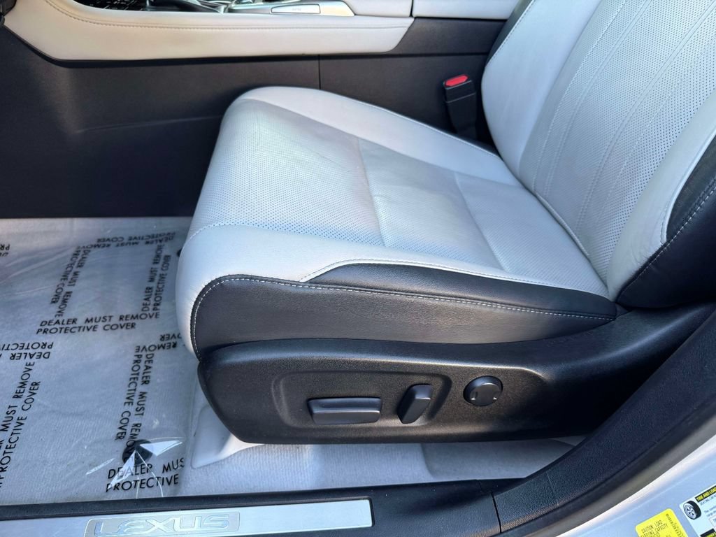 Used 2017 Lexus RX 350 AWD w/ Premium Package image 3