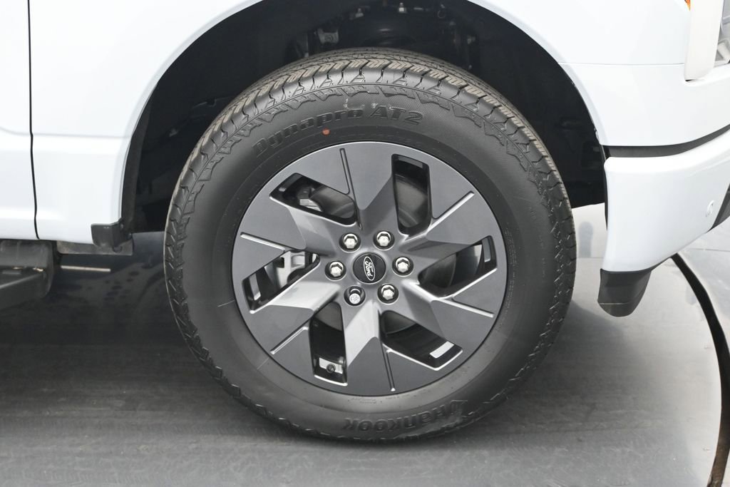 New 2025 Ford F150 Lightning Flash AWD/4WD image 23
