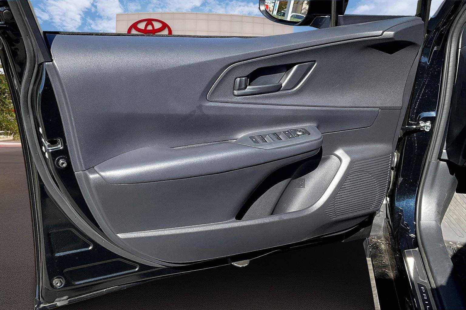 Certified 2025 Toyota Prius Plug-In Hybrid image 22