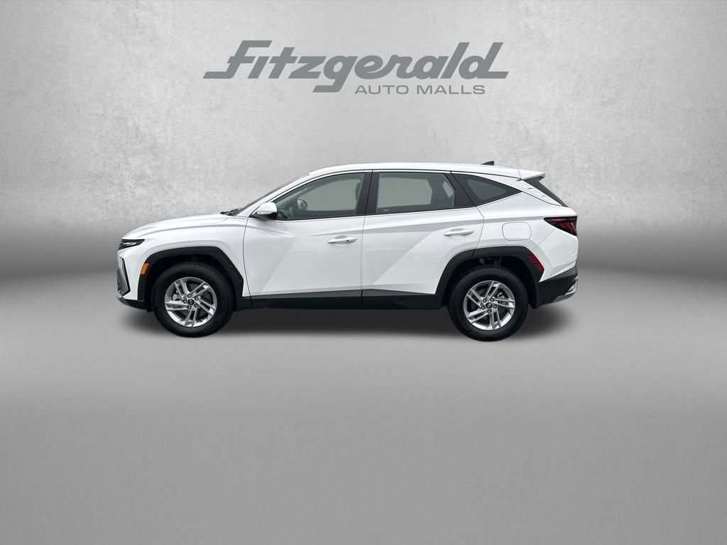 Used 2025 Hyundai Tucson SE AWD/4WD image 4