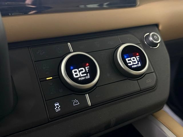 Used 2025 Land Rover Defender 110 V8 AWD/4WD image 33
