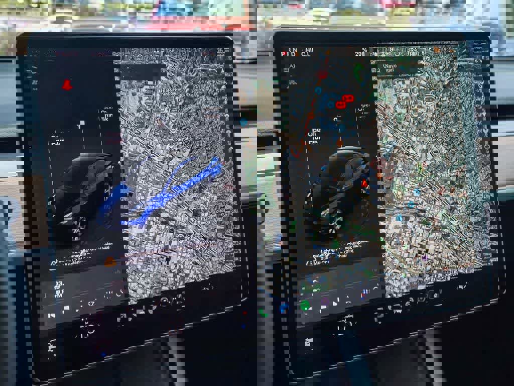 Used 2024 Tesla Model Y Long Range image 21