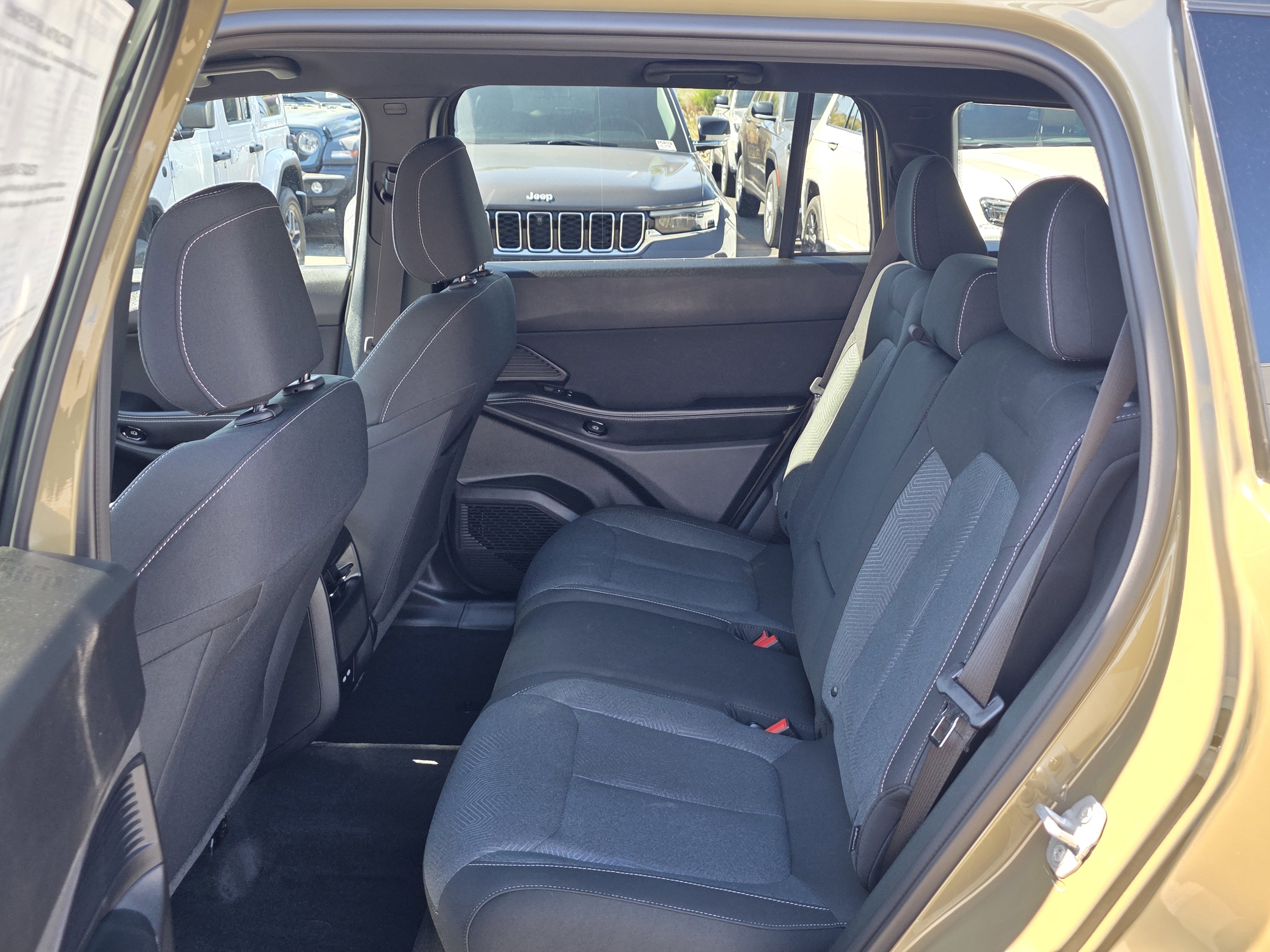 New 2026 Jeep Cherokee Laredo AWD/4WD image 17