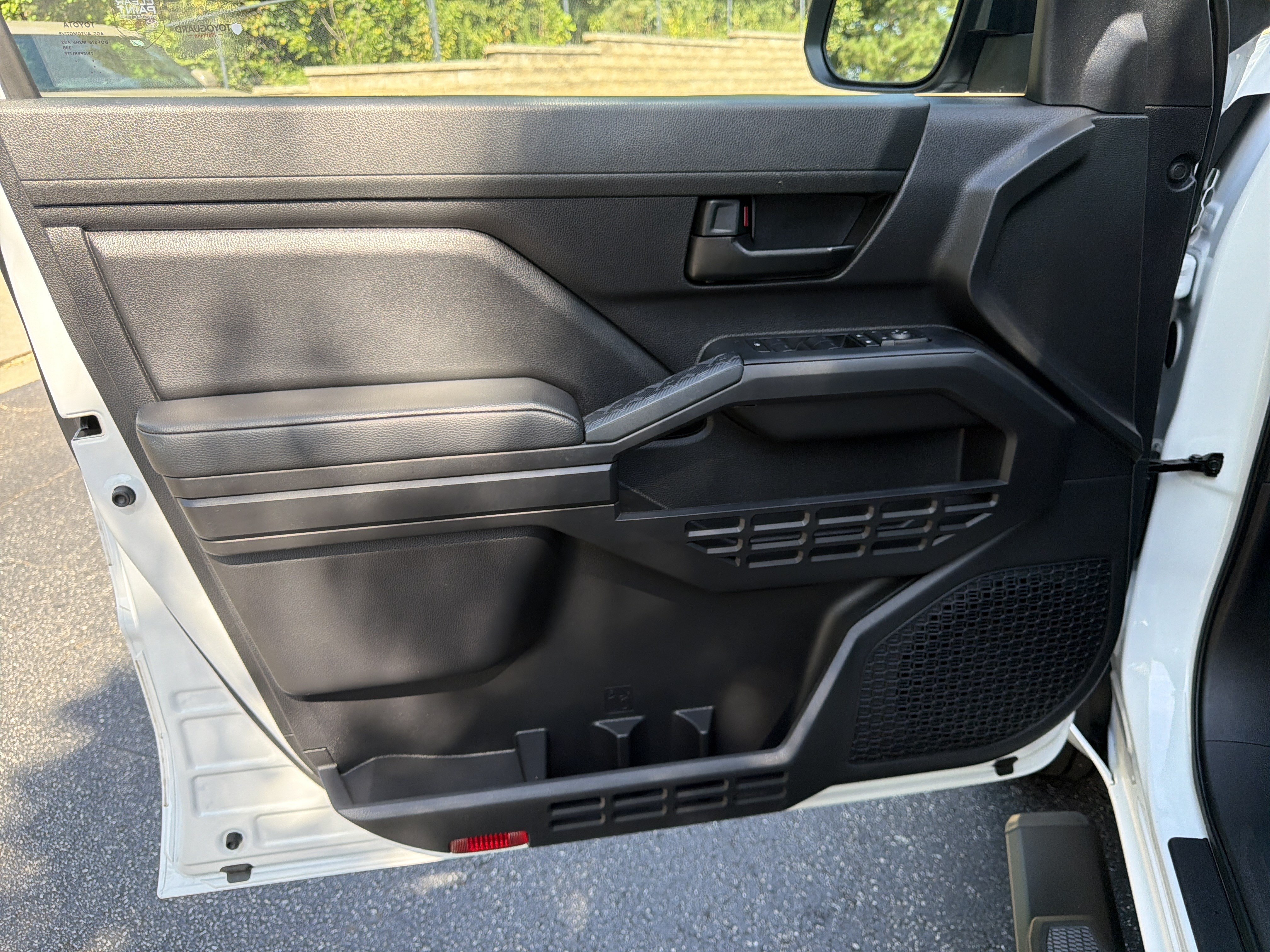Used 2025 Toyota Tacoma SR RWD image 10