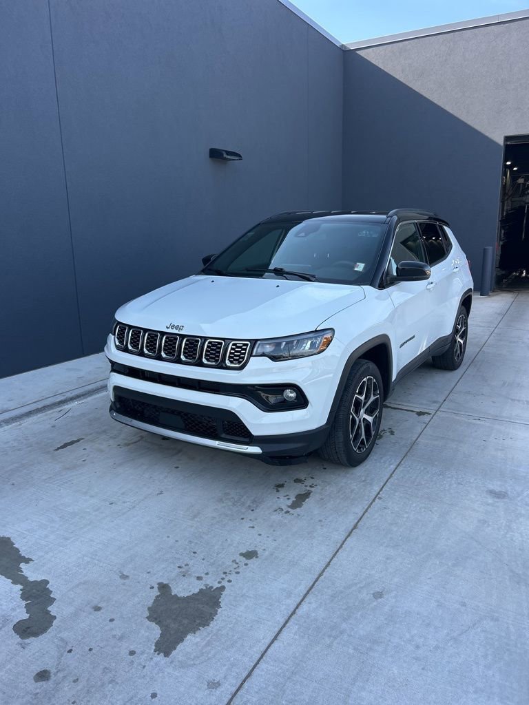 Used 2024 Jeep Compass Limited image 1