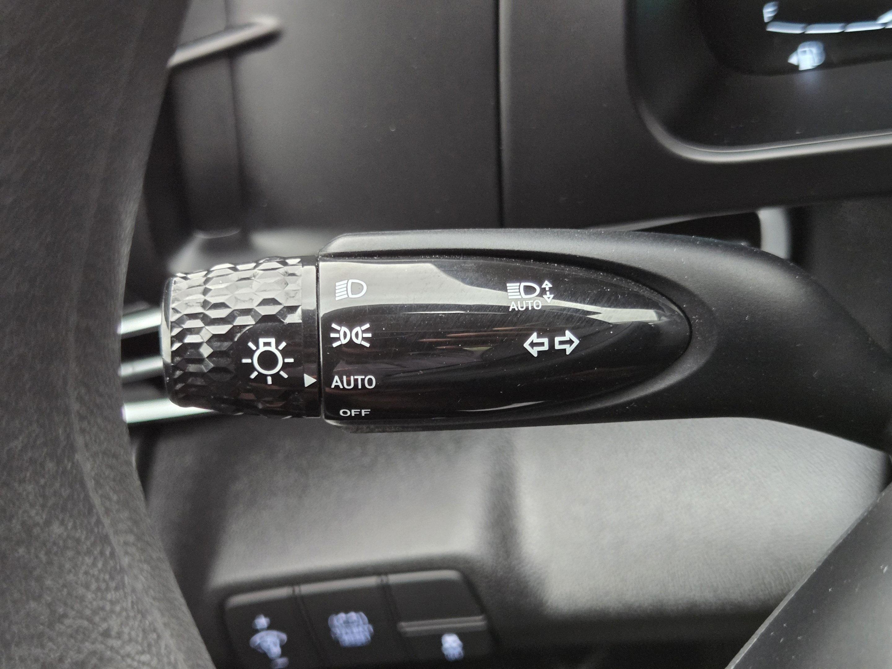 Used 2025 Hyundai Elantra Hybrid FWD image 19