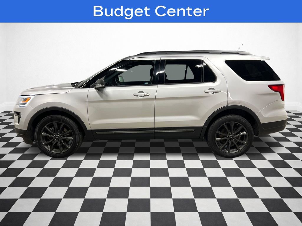 Used 2018 Ford Explorer XLT w/ Equipment Group 202A image 5