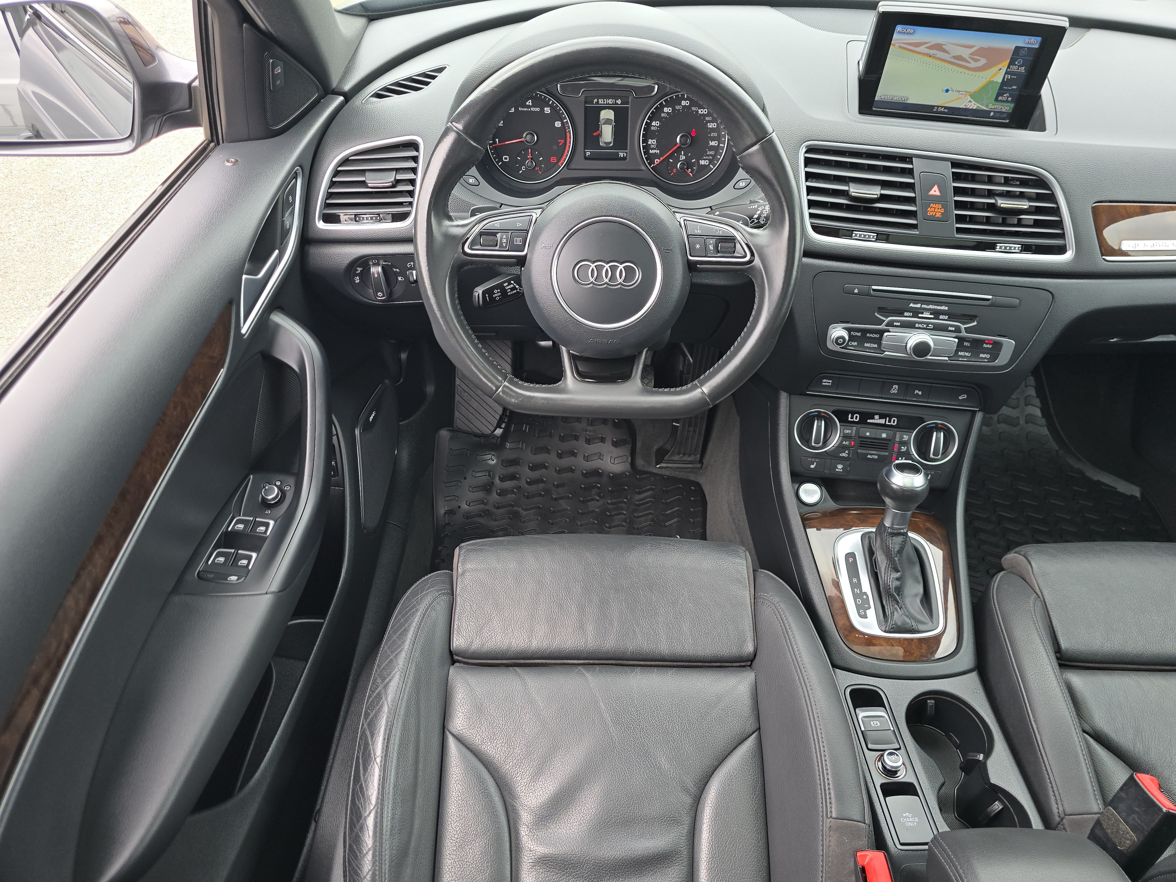 Used 2018 Audi Q3 2.0T Premium Plus w/ Premium Plus Package AWD/4WD image 21