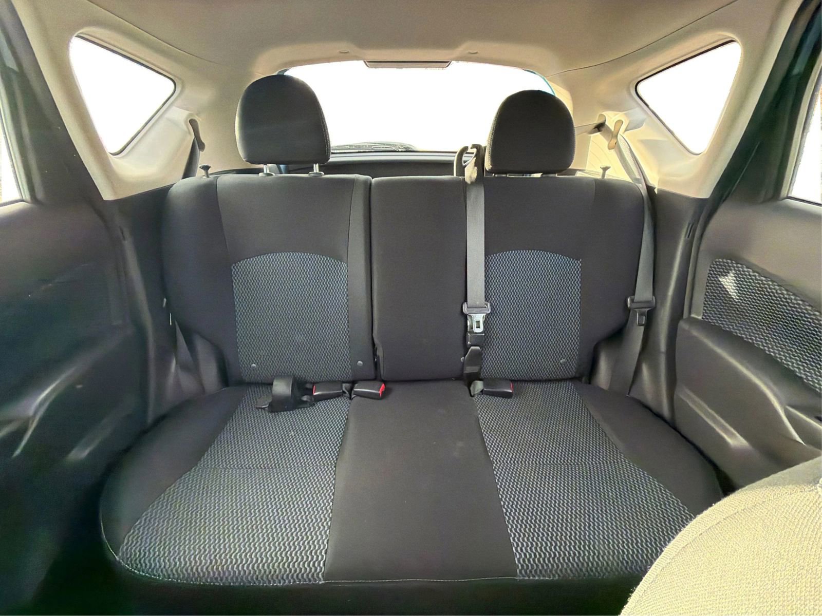 Used 2015 Nissan Versa Note SV image 18