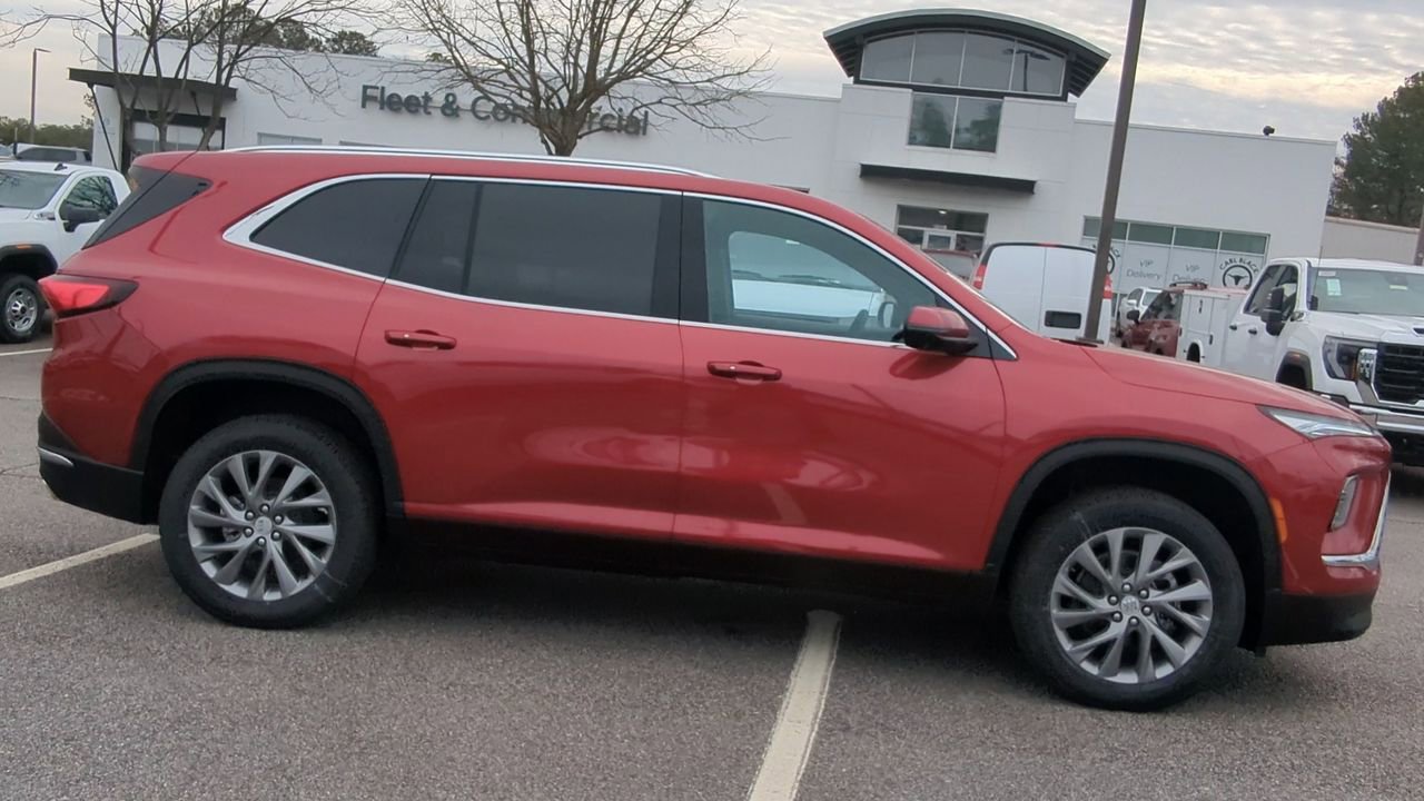 Used 2025 Buick Enclave Preferred w/ Power Package image 9