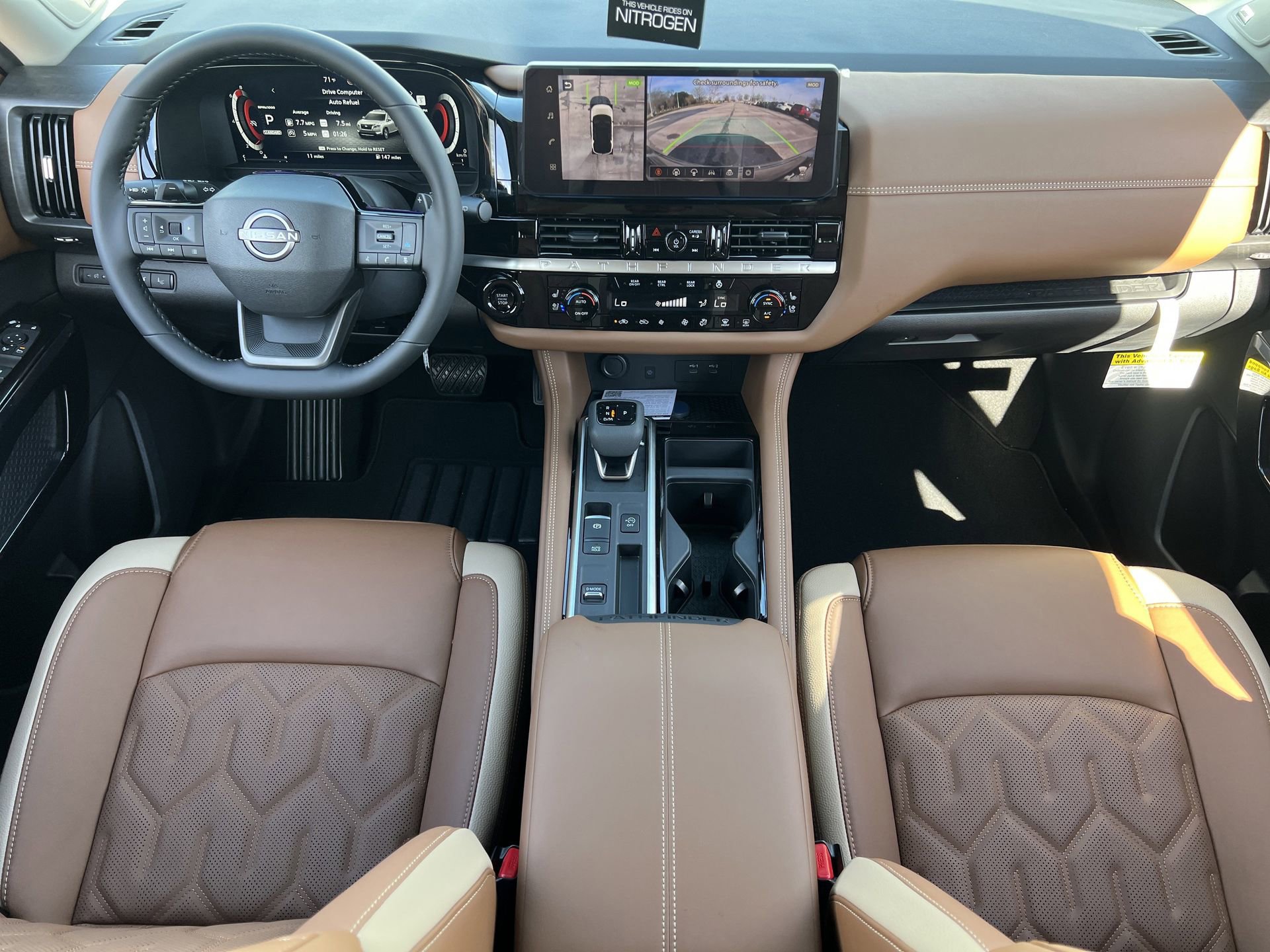 New 2026 Nissan Pathfinder Platinum image 2
