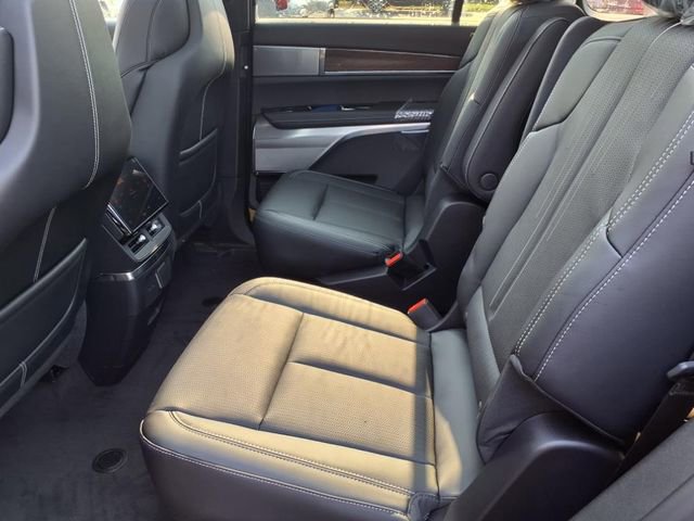 New 2026 Cadillac Vistiq Sport image 7