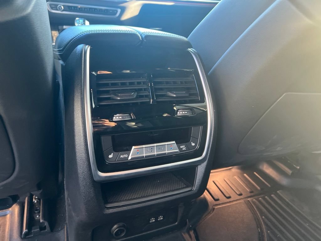 Used 2020 BMW X7 xDrive40i w/ M Sport Package AWD/4WD image 10