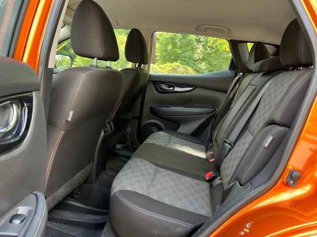 Used 2020 Nissan Rogue Sport SV FWD image 16