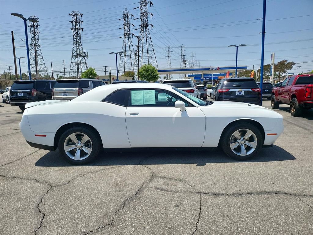 Used 2021 Dodge Challenger SXT w/ Driver Convenience Group RWD image 27