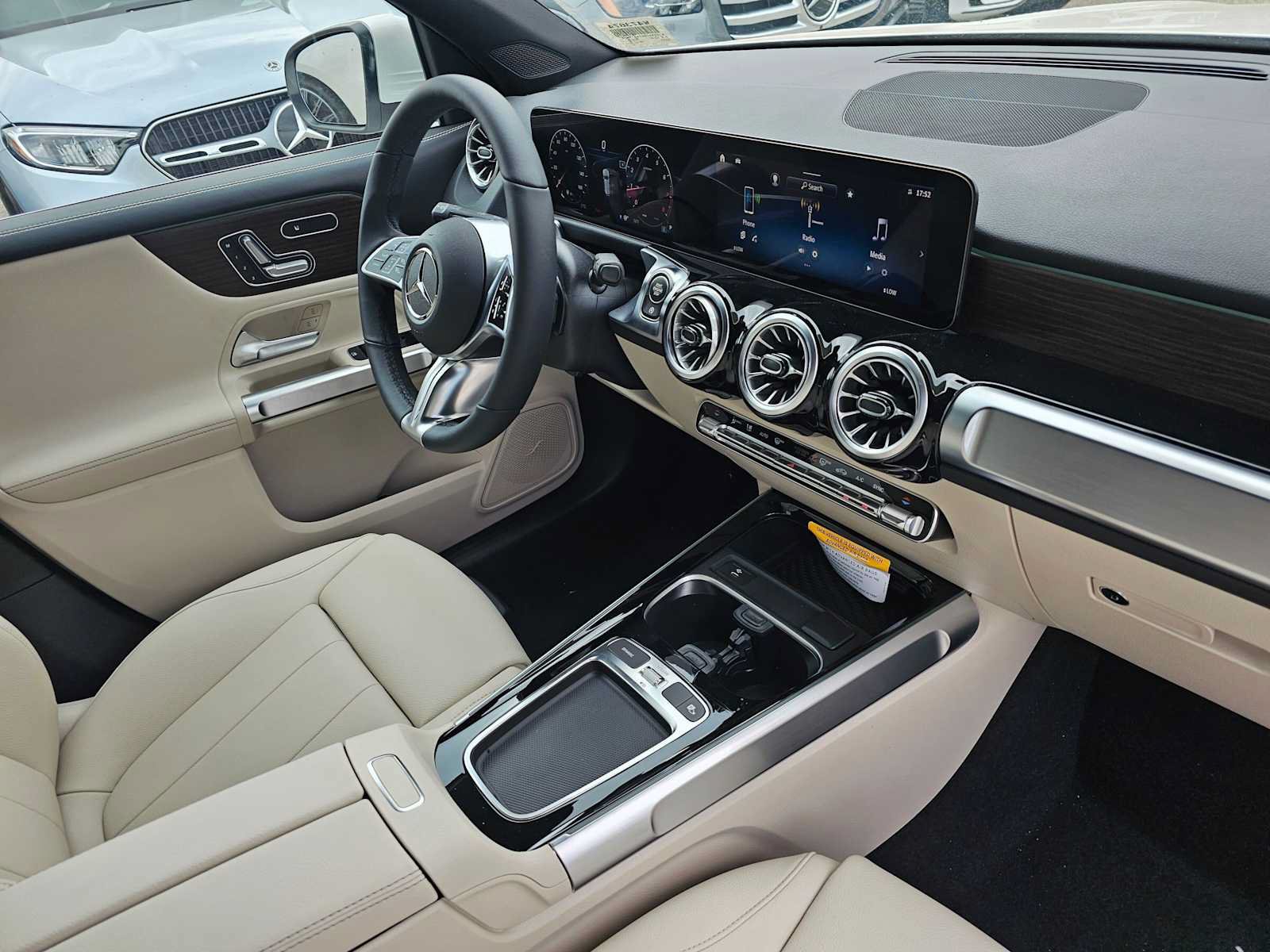 New 2026 Mercedes-Benz GLB 250 image 11