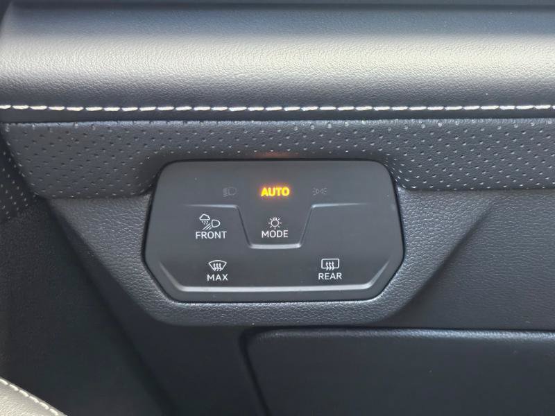 Used 2024 Volkswagen Atlas Cross Sport SE AWD/4WD image 39