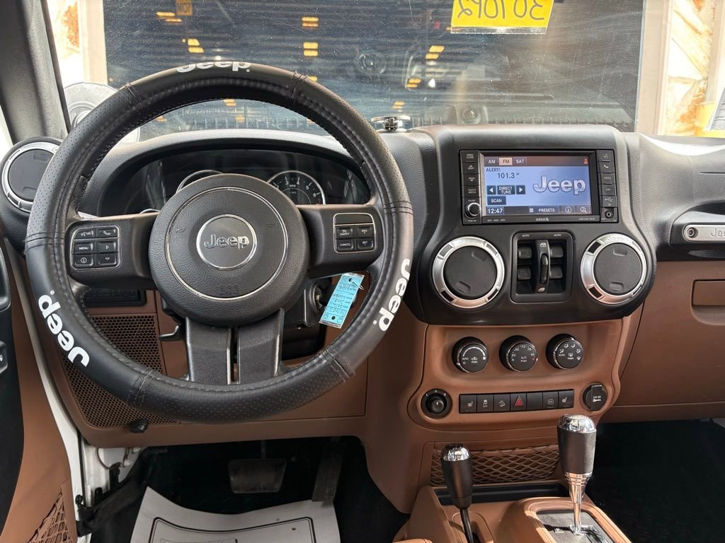 Used 2012 Jeep Wrangler Unlimited Rubicon w/ Connectivity Group image 22