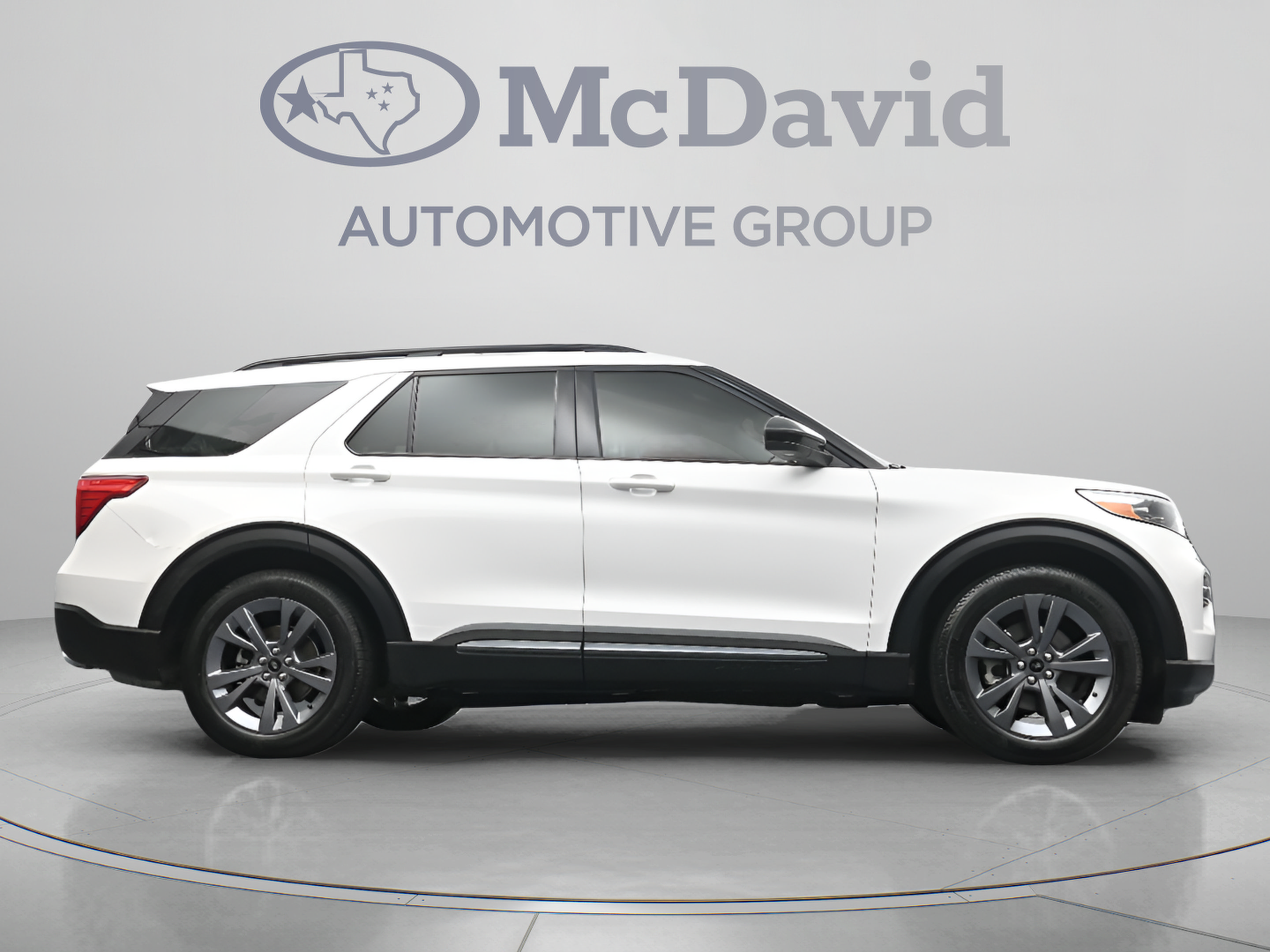 Used 2023 Ford Explorer XLT w/ Equipment Group 202A RWD image 32