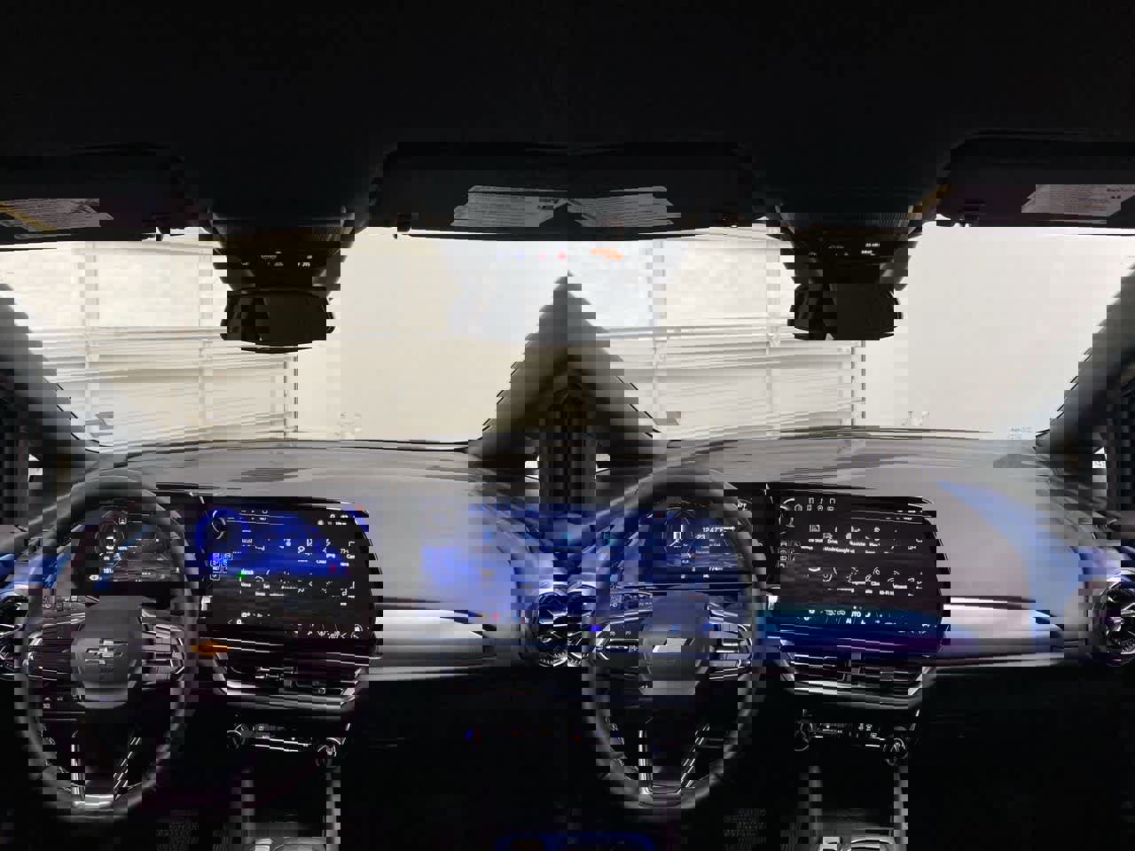 Used 2025 Chevrolet Equinox EV LT w/ Convenience Package image 12