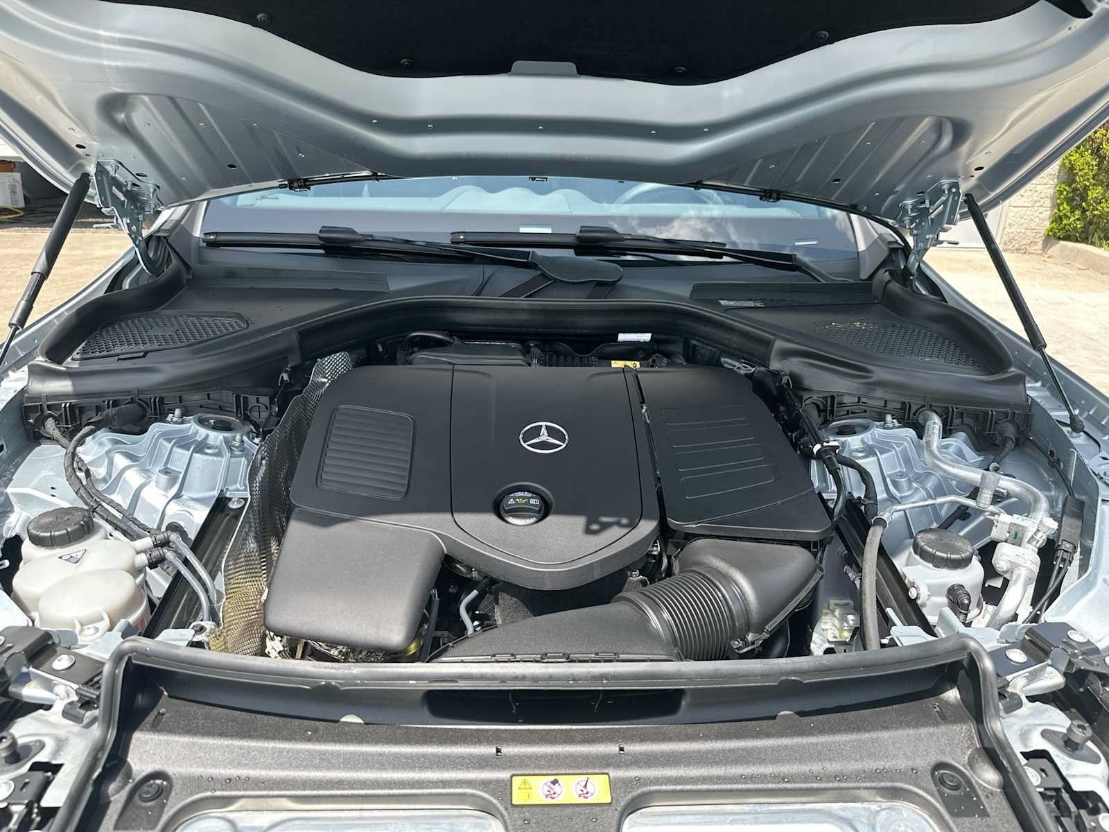 Used 2025 Mercedes-Benz GLC 300 4MATIC w/ AMG Line image 29