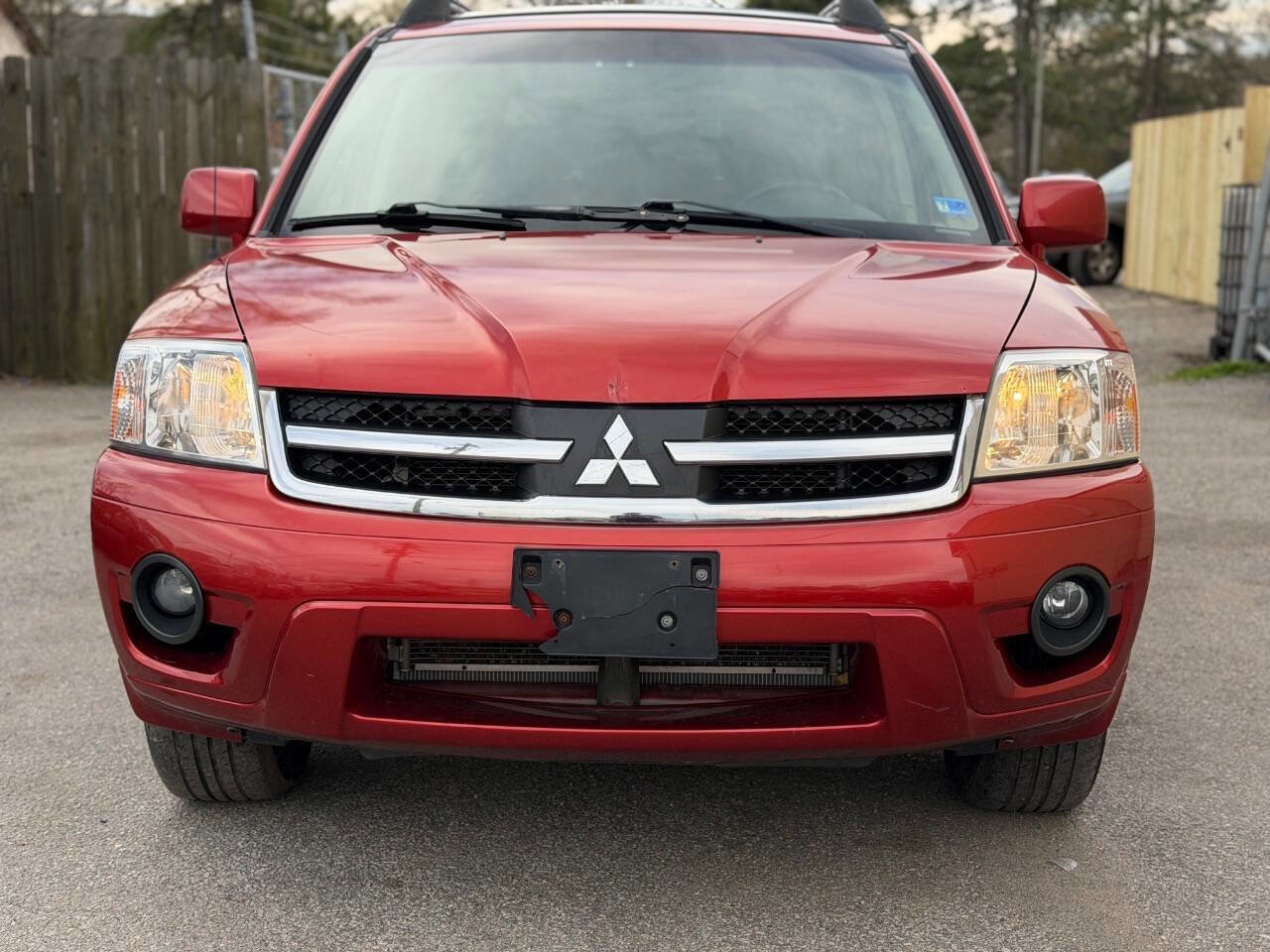 Used 2008 Mitsubishi Endeavor SE image 2