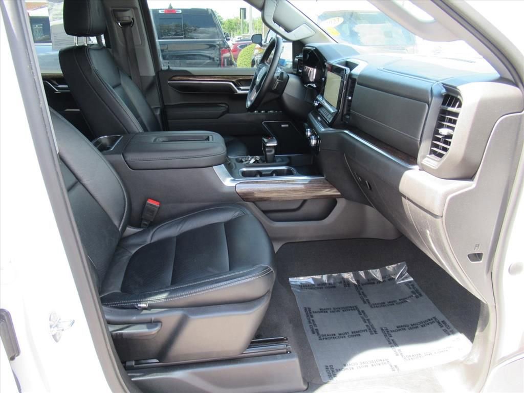 Used 2022 GMC Sierra 1500 Elevation w/ Preferred Package image 9